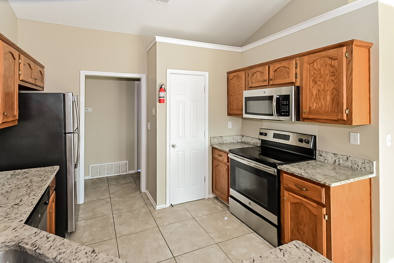 1,650/Mo, 4433 Citation Dr Southaven, MS 38671 Kitchen View 2