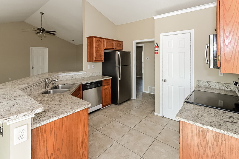 1,650/Mo, 4433 Citation Dr Southaven, MS 38671 Kitchen View 3