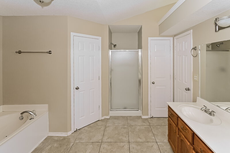 1,650/Mo, 4433 Citation Dr Southaven, MS 38671 Main Bathroom View