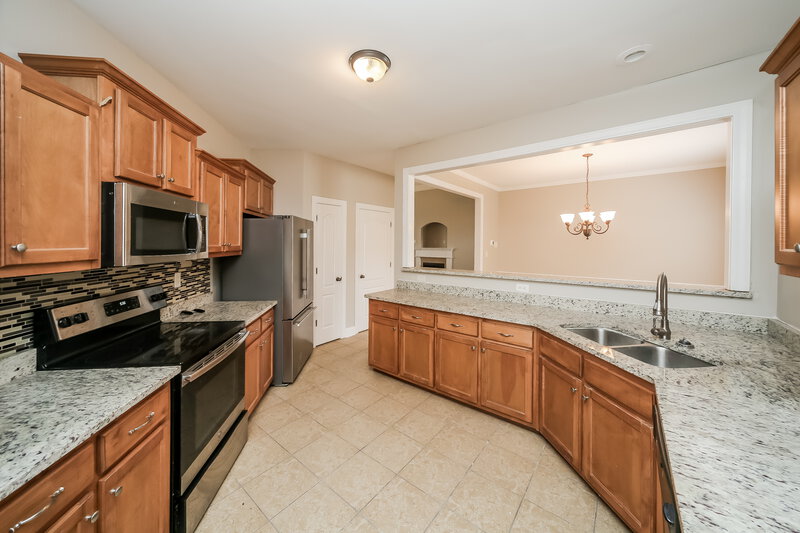 1,540/Mo, 1352 Arbor Lake Dr Horn Lake, MS 38637 Kitchen View 2