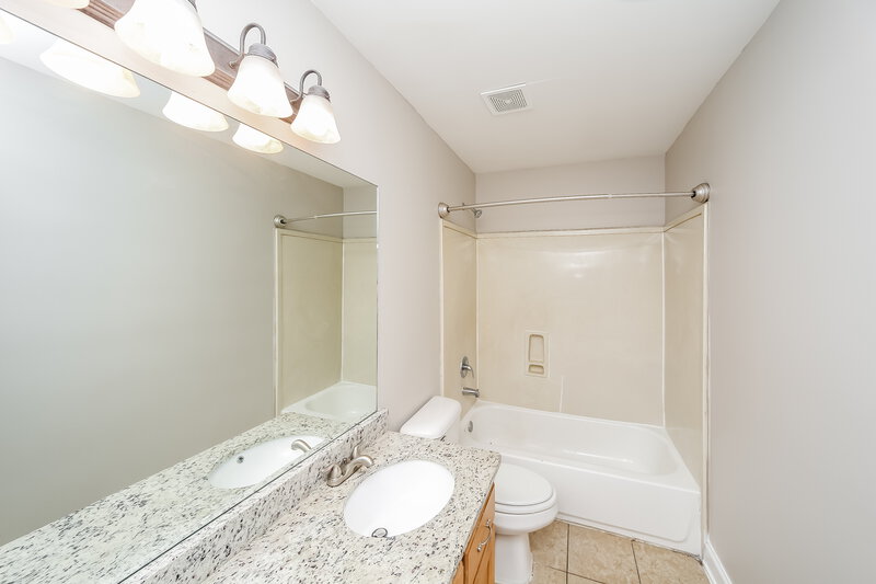 1,540/Mo, 1352 Arbor Lake Dr Horn Lake, MS 38637 Bathroom View