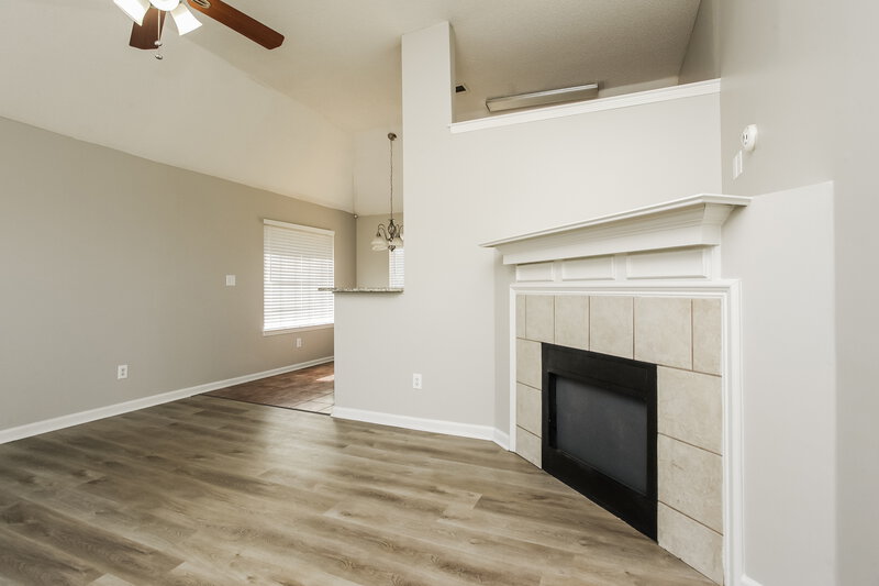 1,630/Mo, 3724 Conrail Circle Horn Lake, MS 38637 Living Room View 2