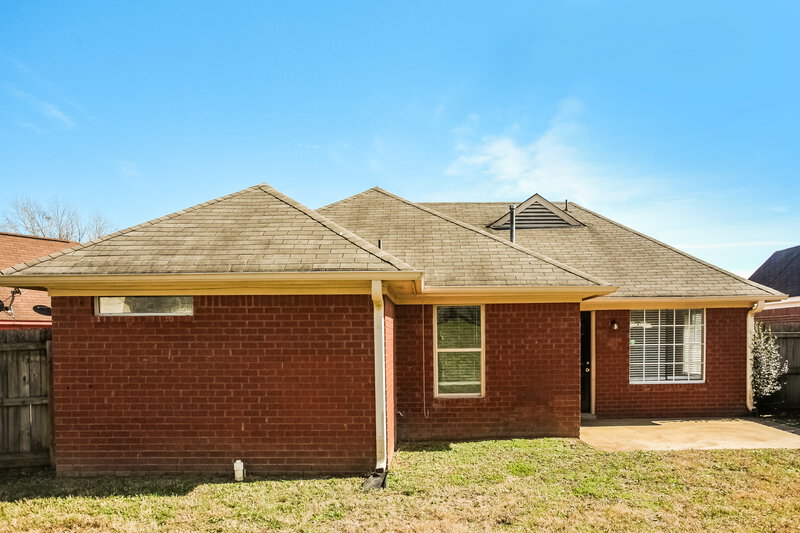 1,630/Mo, 3724 Conrail Circle Horn Lake, MS 38637 Rear View