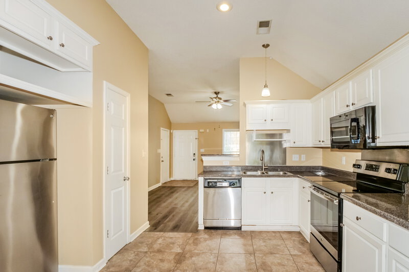 1,720/Mo, 2768 Maggie Woods Pl Arlington, TN 38002 Kitchen View