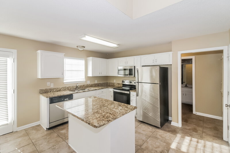 1,915/Mo, 2763 Box Turtle Cove Cordova, TN 38016 Kitchen View