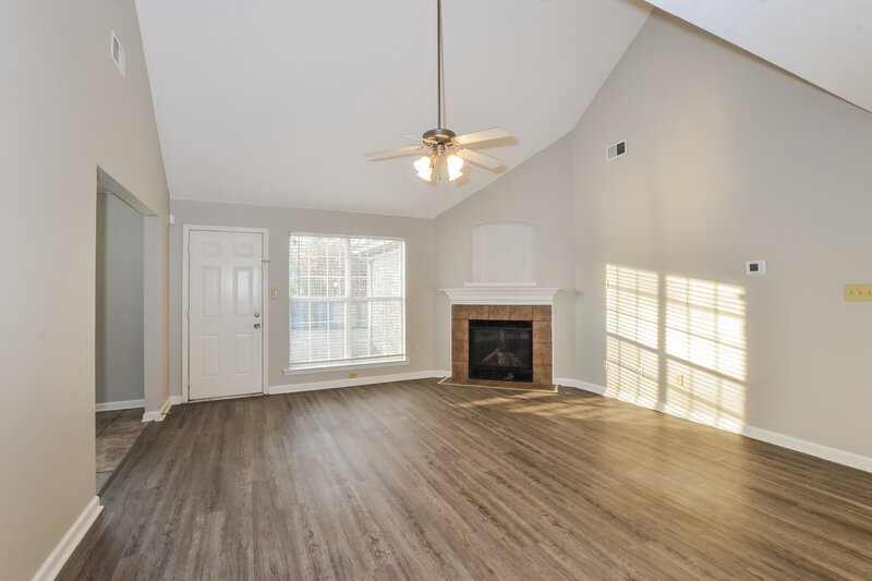 1,795/Mo, 1401 Carlton Ridge Dr Cordova, TN 38016 Living Room View