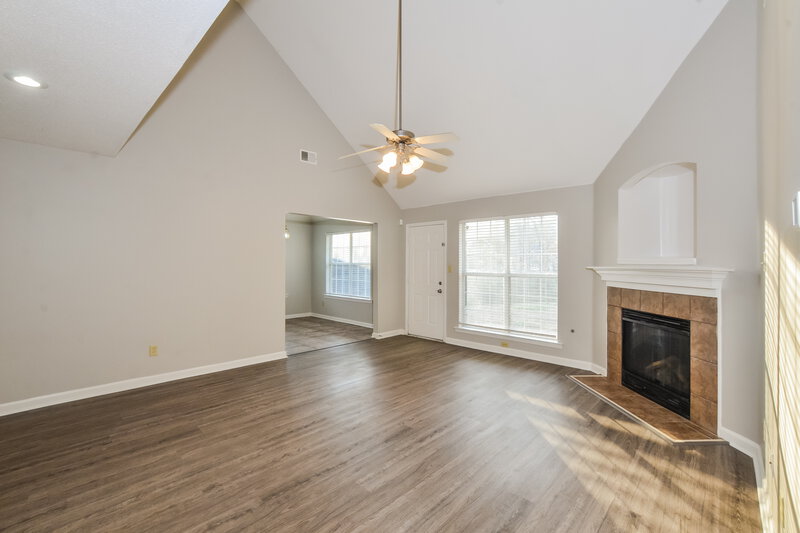 1,795/Mo, 1401 Carlton Ridge Dr Cordova, TN 38016 Living Room View 2