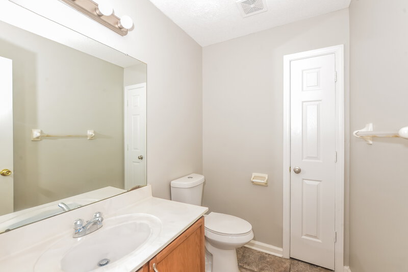1,795/Mo, 1401 Carlton Ridge Dr Cordova, TN 38016 Bathroom View