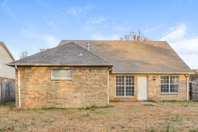 1,795/Mo, 1401 Carlton Ridge Dr Cordova, TN 38016 Rear View