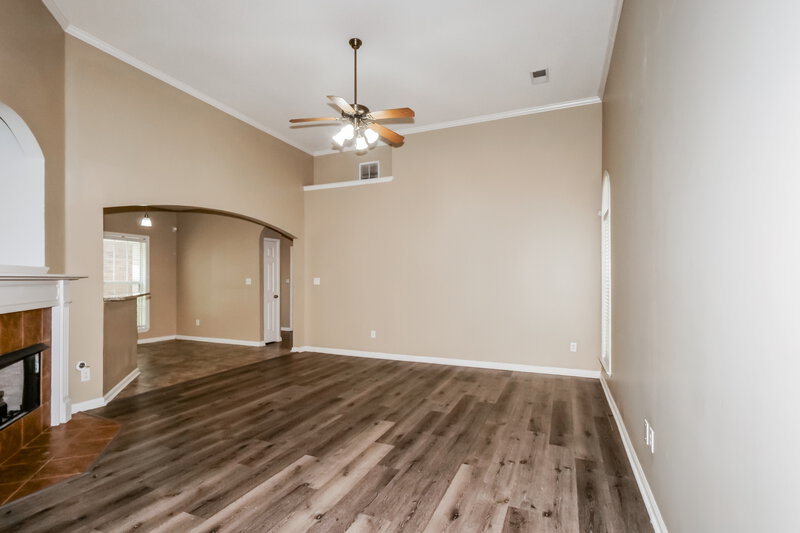 1,900/Mo, 2680 Bending Elm Dr Cordova, TN 38016 Living Room View 2