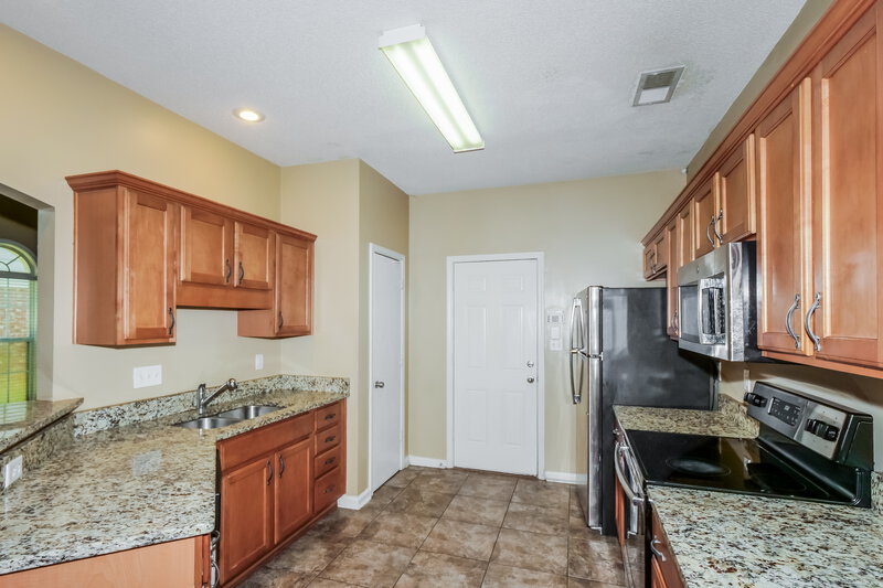 1,900/Mo, 2680 Bending Elm Dr Cordova, TN 38016 Kitchen View