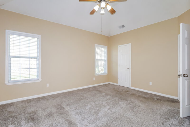 1,900/Mo, 2680 Bending Elm Dr Cordova, TN 38016 Main Bedroom View