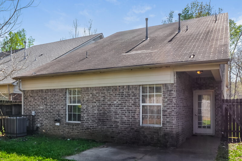 1,900/Mo, 2680 Bending Elm Dr Cordova, TN 38016 Rear View 2