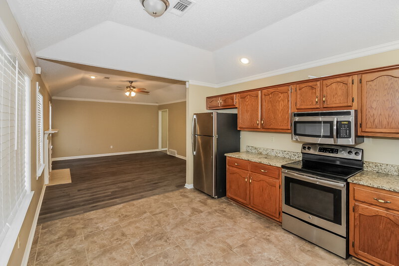1,695/Mo, 2240 Lake Springs Ln Cordova, TN 38016 Kitchen View