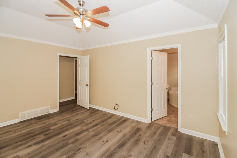 1,695/Mo, 2240 Lake Springs Ln Cordova, TN 38016 Main Bedroom View 2