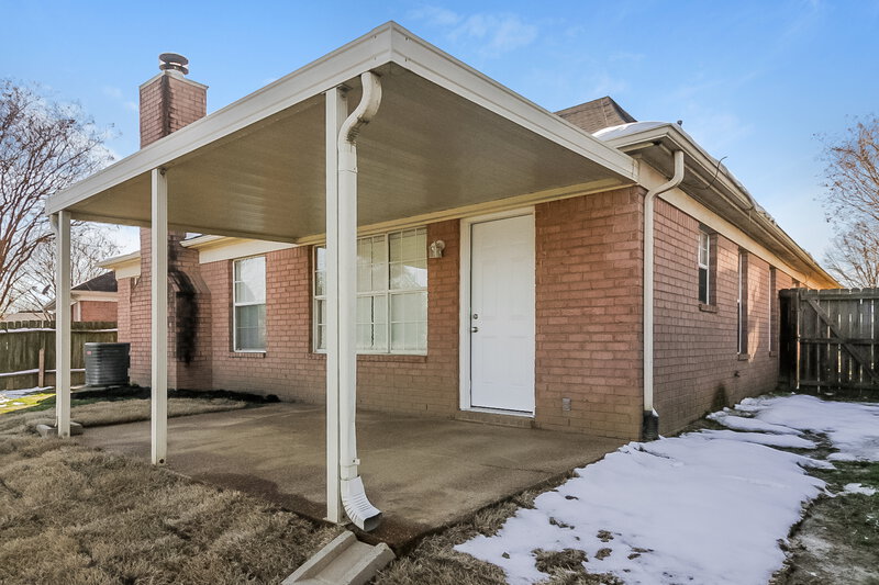 1,695/Mo, 2240 Lake Springs Ln Cordova, TN 38016 Rear View