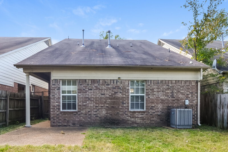 1,685/Mo, 2650 Bending Elm Cove Cordova, TN 38016 Rear View