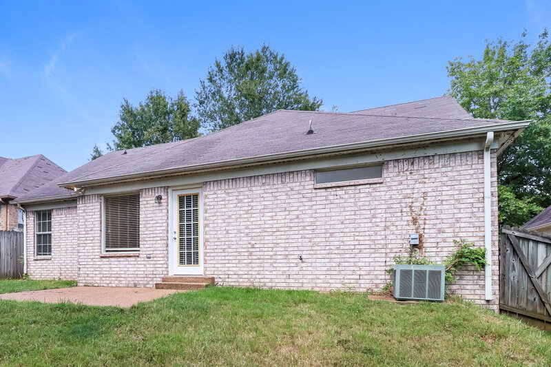 1,800/Mo, 2671 Breezy Ridge Trail Cordova, TN 38016 Rear View