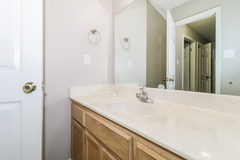 1,975/Mo, 8815 Chimneyrock Blvd Cordova, TN 38016 Bathroom View