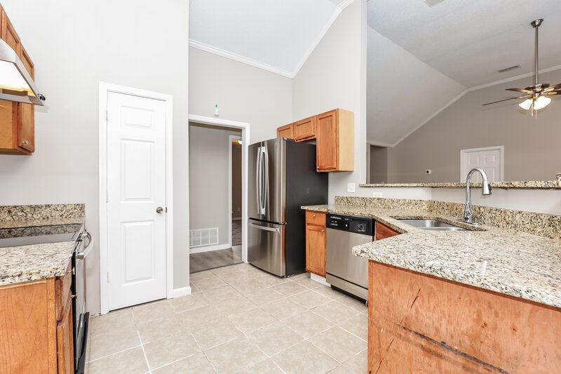 2,260/Mo, 2780 Shady Well Ln Cordova, TN 38016 Kitchen View