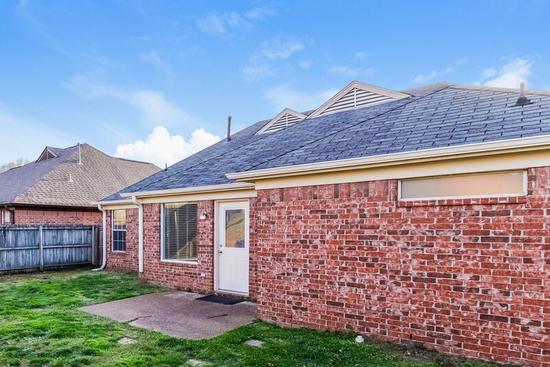 1,895/Mo, 2806 Breezy Ridge Trail Cordova, TN 38016 Rear View 2