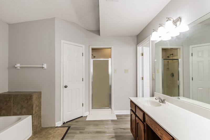 2,425/Mo, 1791 Candle Ridge Dr Cordova, TN 38016 Main Bathroom View