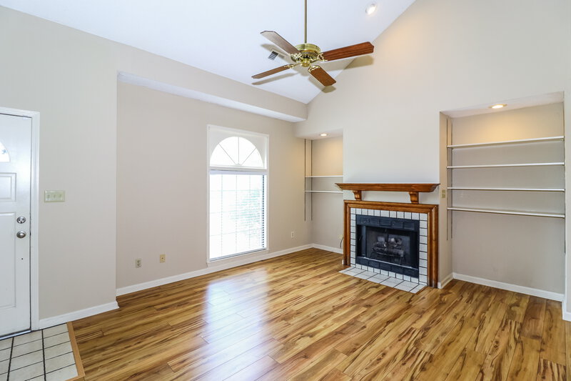 1,905/Mo, 1611 Oaken Bucket Dr Cordova, TN 38016 Living Room View 4