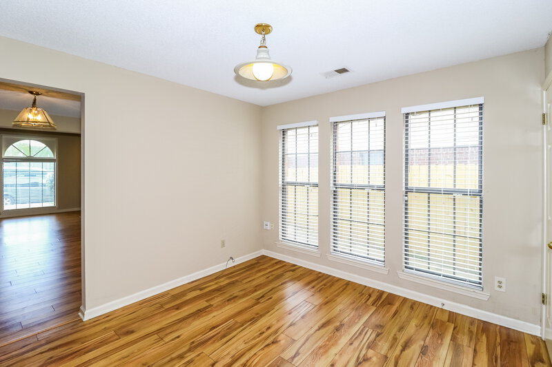 1,905/Mo, 1611 Oaken Bucket Dr Cordova, TN 38016 Dining Room View 2