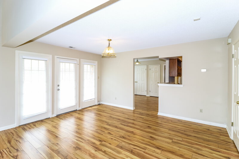 1,905/Mo, 1611 Oaken Bucket Dr Cordova, TN 38016 Family Room View