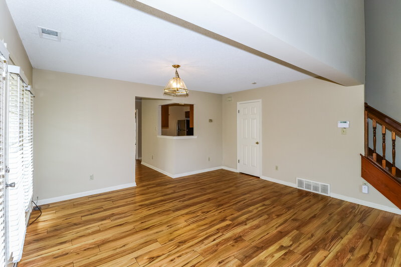 1,905/Mo, 1611 Oaken Bucket Dr Cordova, TN 38016 Family Room View 3