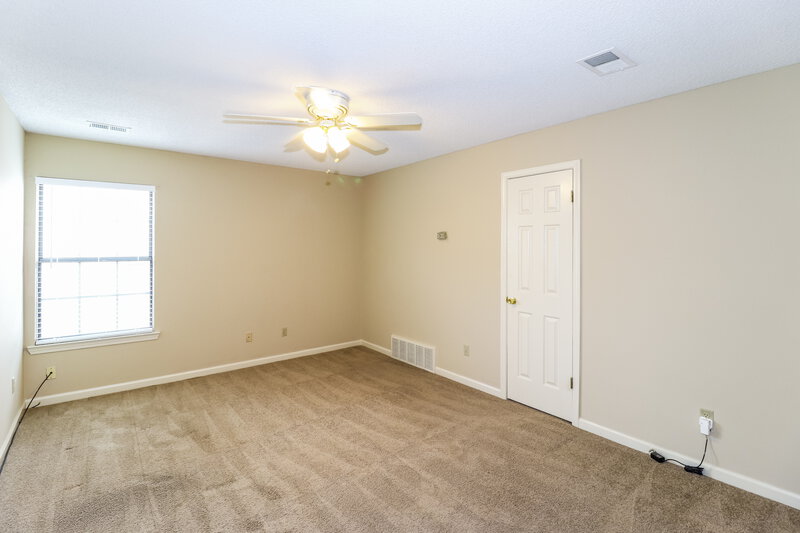 1,905/Mo, 1611 Oaken Bucket Dr Cordova, TN 38016 Main Bedroom View 3