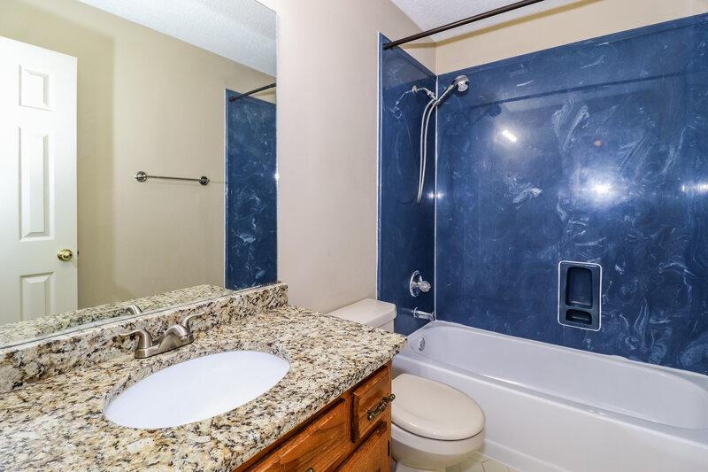 1,905/Mo, 1611 Oaken Bucket Dr Cordova, TN 38016 Bathroom View