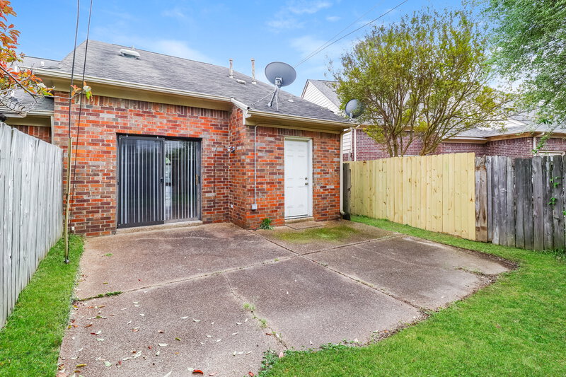 1,905/Mo, 1611 Oaken Bucket Dr Cordova, TN 38016 Rear View