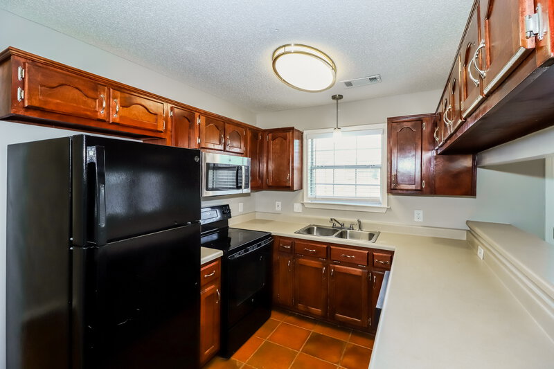 1,840/Mo, 2786 Breezy Ridge Trail Cordova, TN 38016 Kitchen View