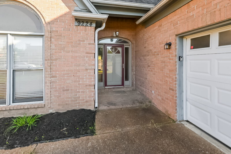 3,220/Mo, 9224 Chimneyrock Blvd Cordova, TN 38016 Front Entrance View