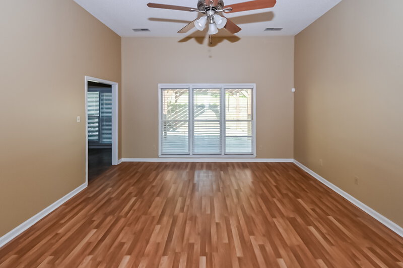 3,220/Mo, 9224 Chimneyrock Blvd Cordova, TN 38016 Living Room View 2