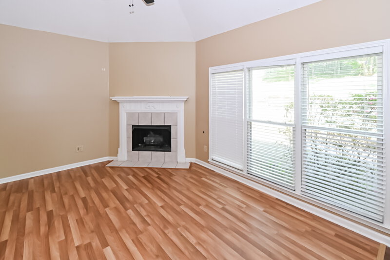 3,220/Mo, 9224 Chimneyrock Blvd Cordova, TN 38016 Family Room View 2