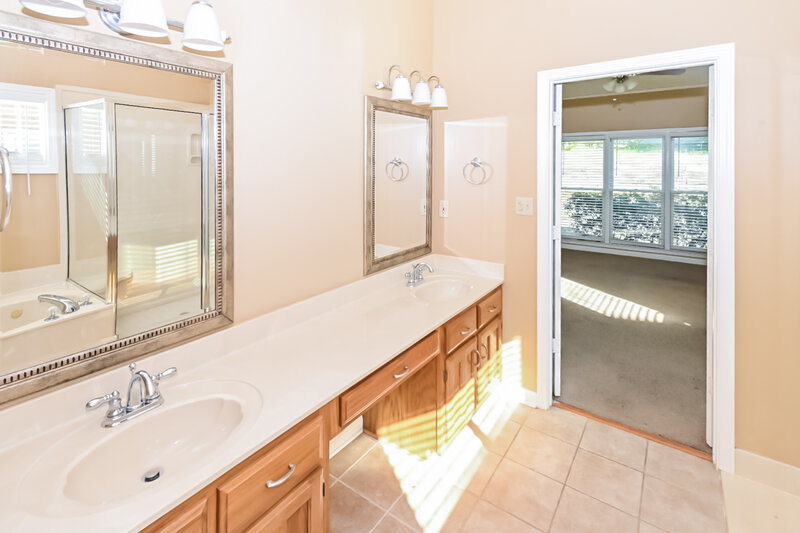 3,220/Mo, 9224 Chimneyrock Blvd Cordova, TN 38016 Main Bathroom View