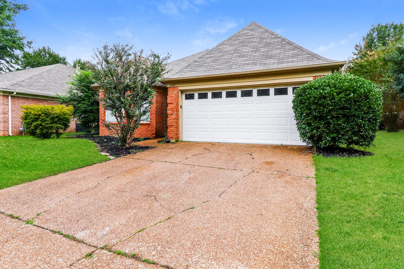 2,350/Mo, 2264 Lake Springs Ln Cordova, TN 38016 Front View