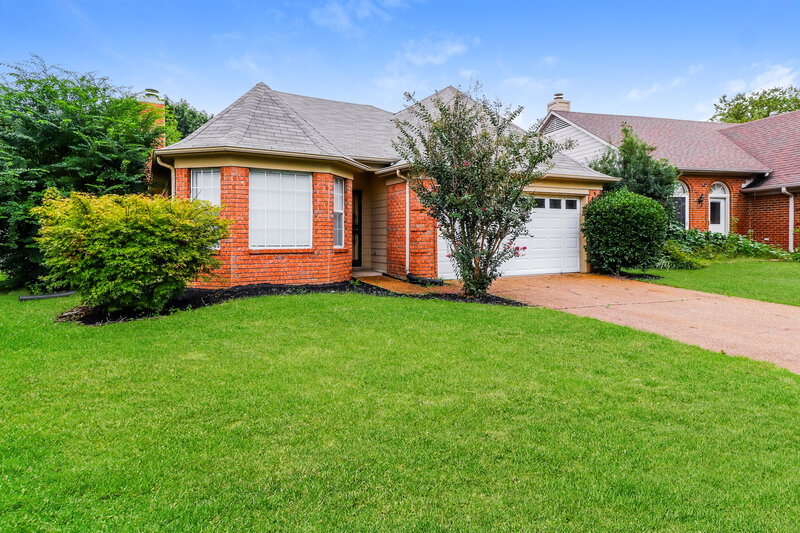 2,350/Mo, 2264 Lake Springs Ln Cordova, TN 38016 Front View 2