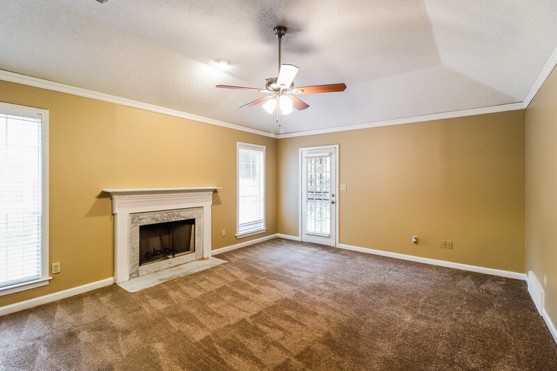 2,350/Mo, 2264 Lake Springs Ln Cordova, TN 38016 Living Room View 3