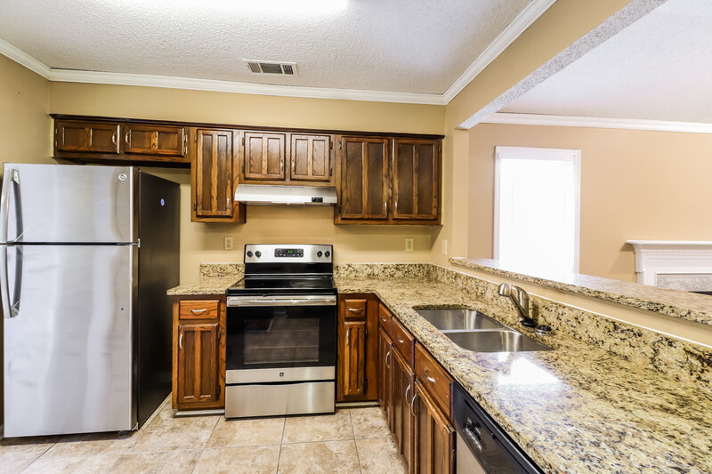 2,350/Mo, 2264 Lake Springs Ln Cordova, TN 38016 Kitchen View