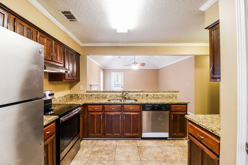 2,350/Mo, 2264 Lake Springs Ln Cordova, TN 38016 Kitchen View 2