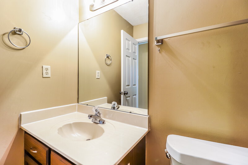 2,350/Mo, 2264 Lake Springs Ln Cordova, TN 38016 Bathroom View