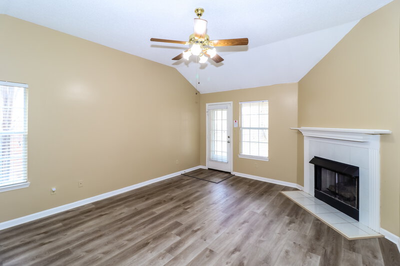 1,695/Mo, 2198 Rocky Stream Dr Cordova, TN 38016 Living Room View