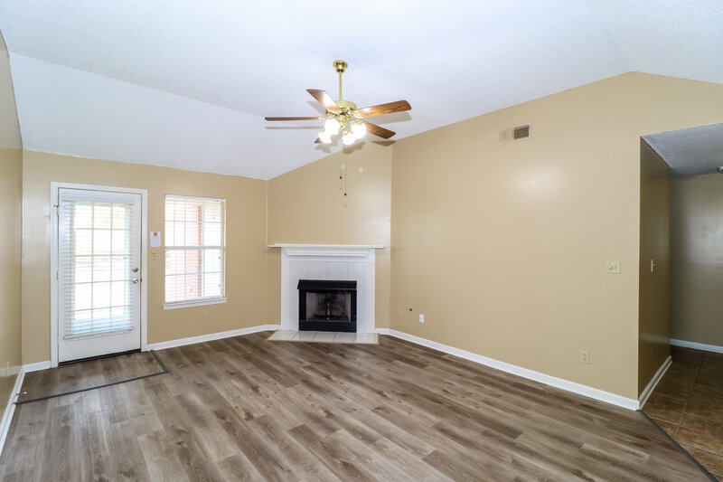 1,695/Mo, 2198 Rocky Stream Dr Cordova, TN 38016 Living Room View 2