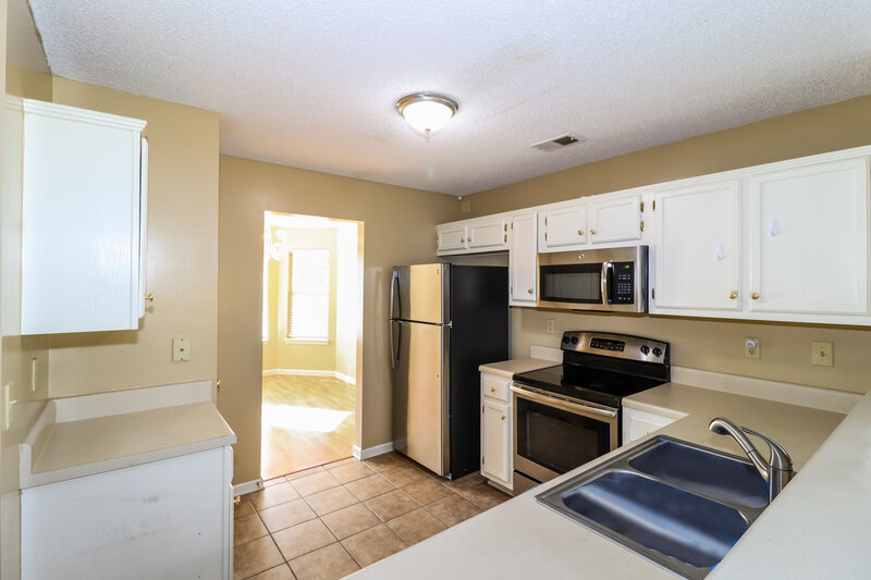 1,695/Mo, 2198 Rocky Stream Dr Cordova, TN 38016 Kitchen View