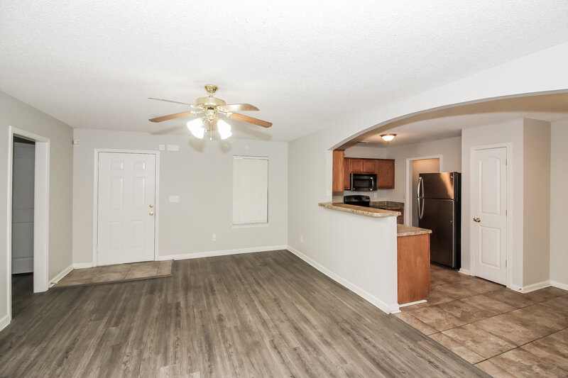 1,720/Mo, 1513 Carlton Ridge Dr Cordova, TN 38016 Living Room View 3