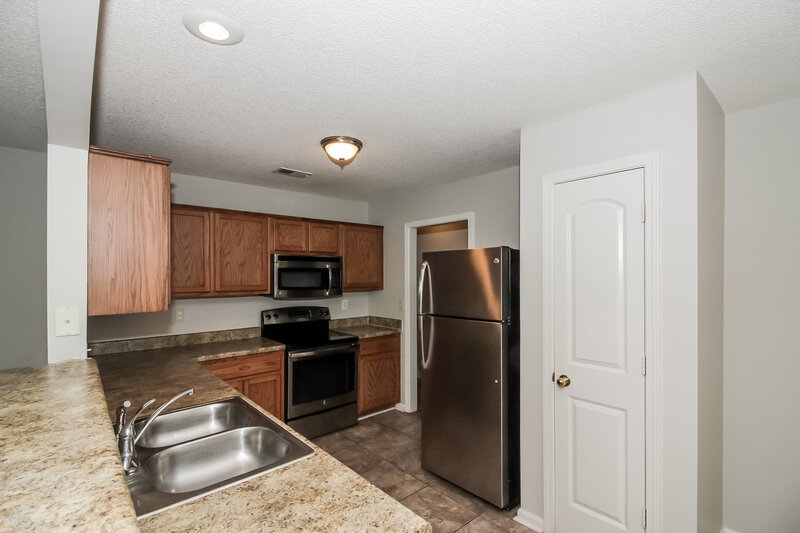 1,720/Mo, 1513 Carlton Ridge Dr Cordova, TN 38016 Kitchen View