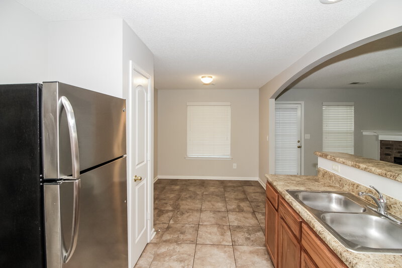 1,720/Mo, 1513 Carlton Ridge Dr Cordova, TN 38016 Kitchen View 2